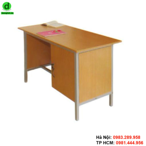 Bàn giáo viên bằng gỗ