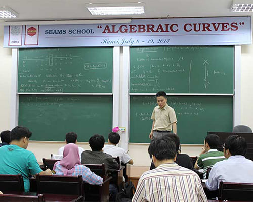 Bảng cột lên xuống trường Ngô Bảo Châu