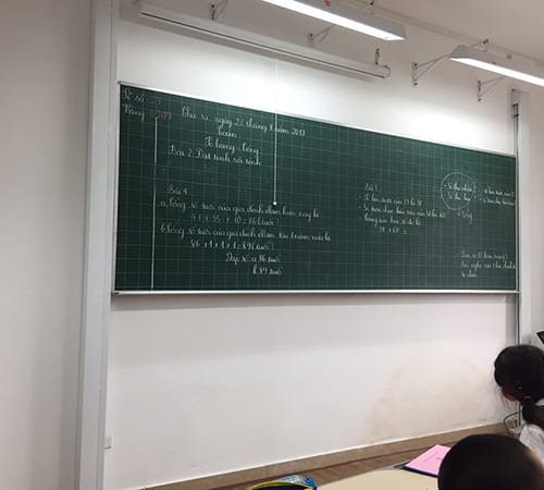 Lắp đặt bảng trượt dọc cho trường tiểu học Archimedes