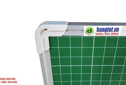 Mặt bảng viết phấn kẻ ô ly được nhập khẩu từ Hàn Quốc