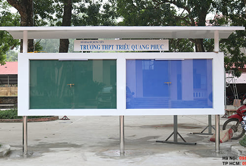 Bảng thông báo có kính