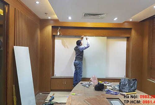 Bảng kính treo tường cho văn phòng