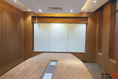 Bảng kính trượt ngang sau khi lắp đặt hoàn chỉnh