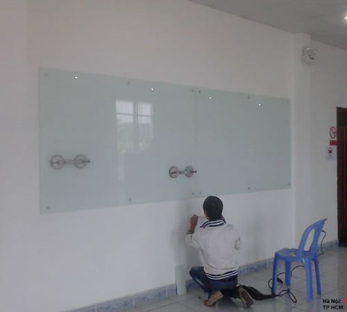 Bảng kính viết bút dạ
