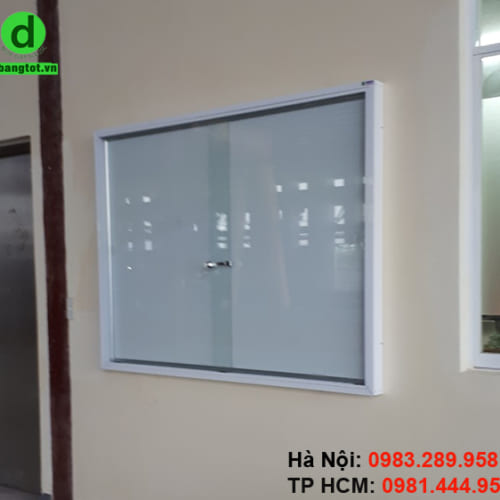 Bảng tin kính lùa có khóa