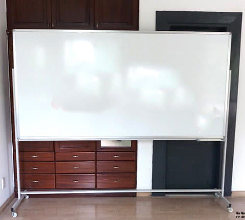 Bảng trắng có bánh xe