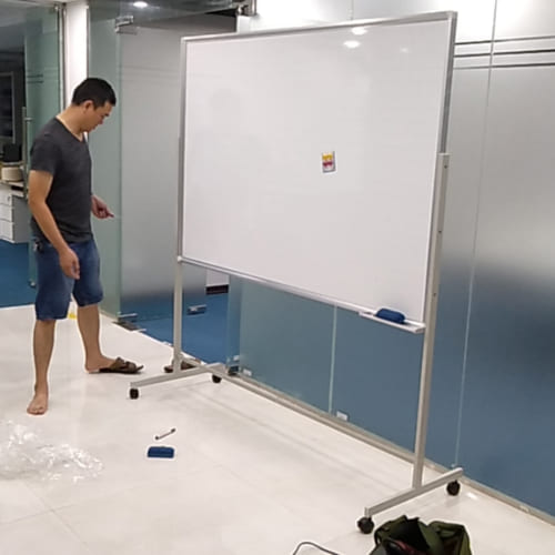 Bảng trắng có chân cho văn phòng