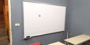 Bảng trắng treo tường dạy học cho các trung tâm 