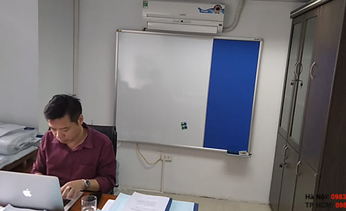 Lắp đặt bảng combo từ trắng ghim nỉ cho công ty Chiến Long