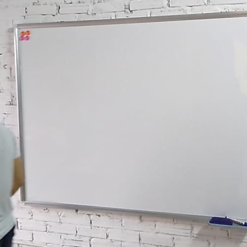 Lắp bảng trắng viết bút lông