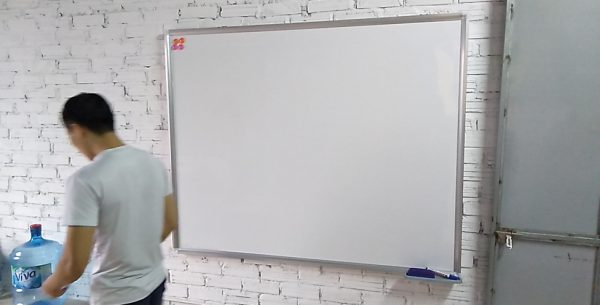 Lắp bảng trắng viết bút lông