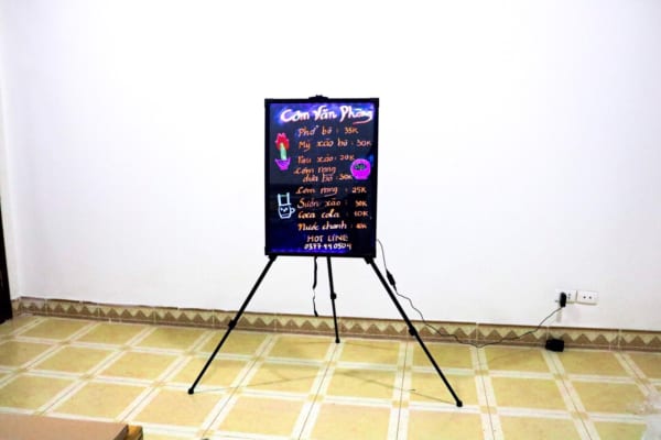 Bảng led dạ quang quảng cáo quán cơm