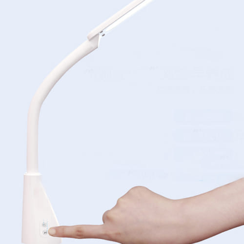 Đèn học chống cận