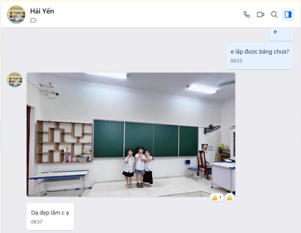 Thầy cô và các con phấn khởi vì có bảng học mới