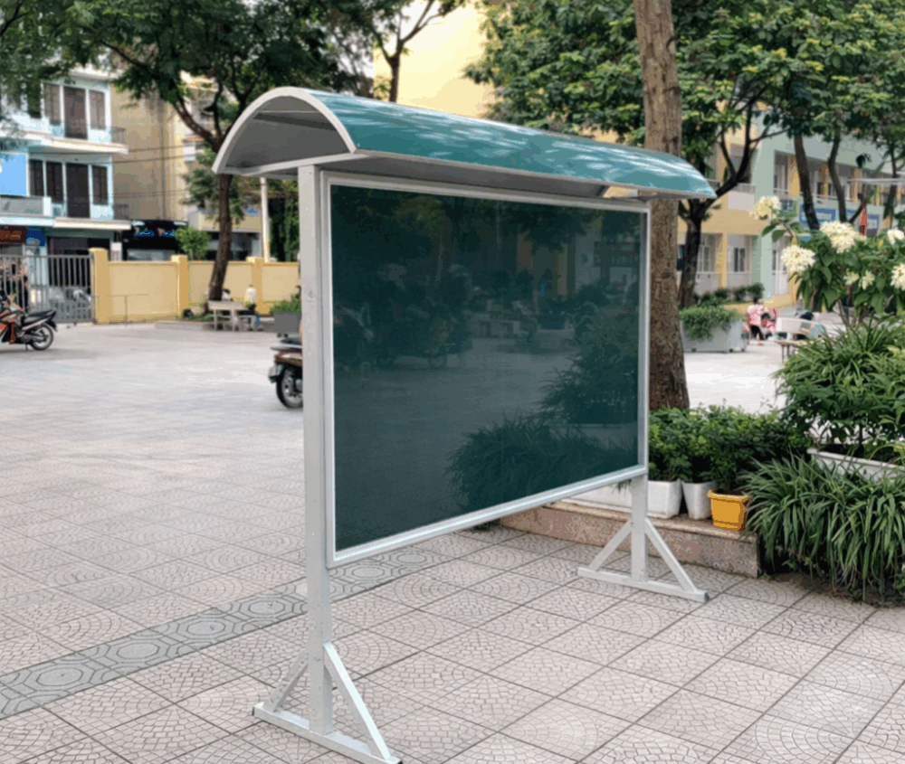 Bảng thông báo tại trường học