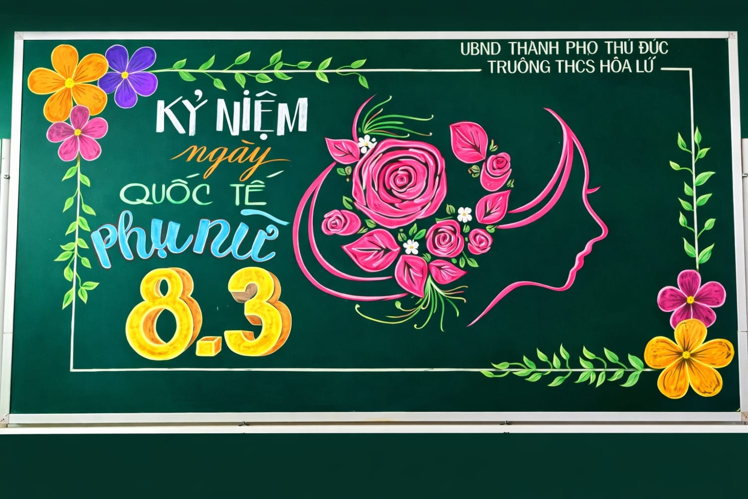 Mẫu bảng trang trí 8/3 cho cô giáo và các bạn nữ