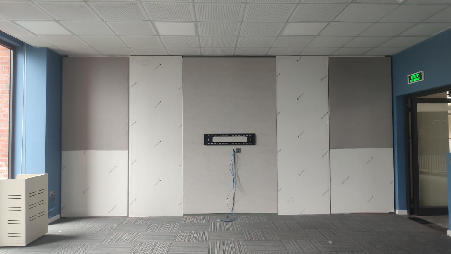 Không gian trước khi trang trí và lắp đặt thiết bị học tập