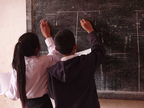 Bảng đen phấn trắng truyền thống